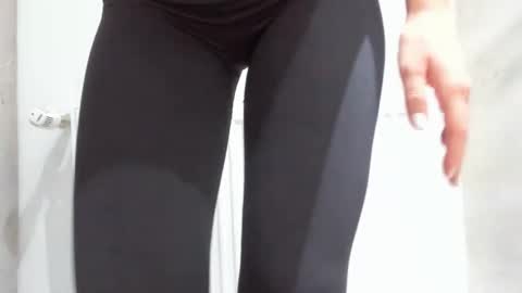 Queen Ssaraah online show from 02.19.25