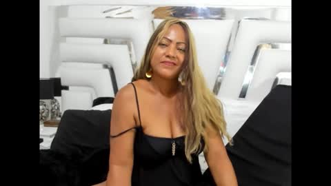 Sara online show from 11.26.25