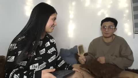 Snapshot of saraandthomas chatting on 12.13.24 sara and thomas online show from 12.13.24