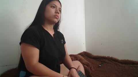 Snapshot of saraandthomas chatting on 01.18.25 sara and thomas online show from 01.18.25