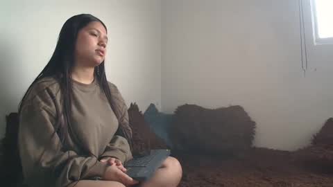 Snapshot of saraandthomas chatting on 02.13.25 sara and thomas online show from 02.13.25