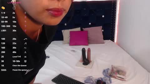 SARAHGIL online show from 01.29.25