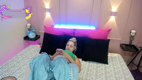 SaraAvila  online show from 09.15.25