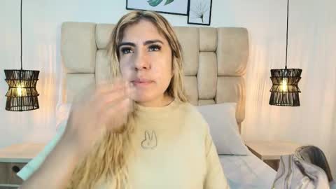 sarablonde_t online show from 05.25.26