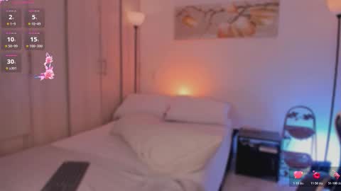 Snapshot of saracavali chatting on 12.13.25 sara cavali online show from 12.13.25