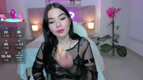 saracruz online show from 04.25.26