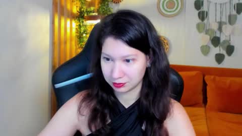 Snapshot of saradenars chatting on 11.05.25 SaraDenars online show from 11.05.25