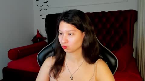 Snapshot of saradenars chatting on 11.11.25 SaraDenars online show from 11.11.25