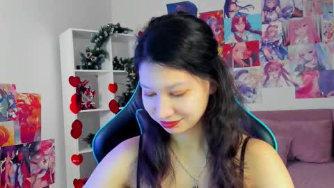 Snapshot of saradenars chatting on 12.18.25 SaraDenars online show from 12.18.25