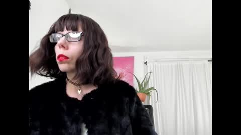 Sara Desire online show from 02.11.25