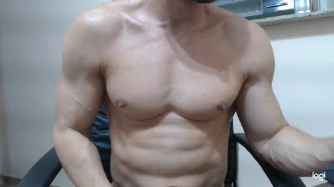 saradorj92 online show from 12.15.24