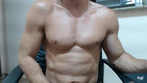 saradorj92 online show from 01.08.25