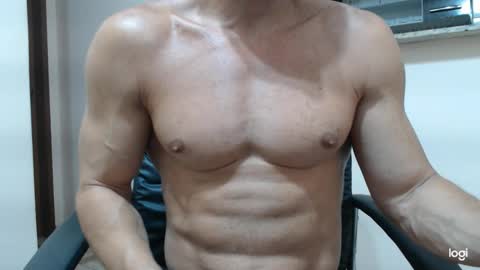 saradorj92 online show from 01.14.25