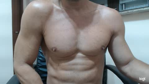 saradorj92 online show from 01.14.25