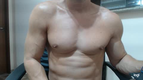 saradorj92 online show from 01.26.25