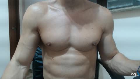 saradorj92 online show from 01.29.25