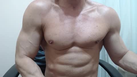 saradorj92 online show from 10.20.25