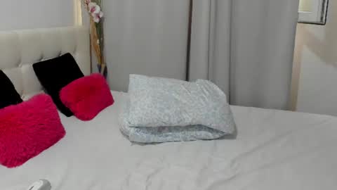 Snapshot of saradusk chatting on 07.01.26 Sara online show from 07.01.26