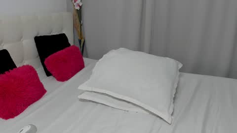 Snapshot of saradusk chatting on 07.10.26 Sara online show from 07.10.26