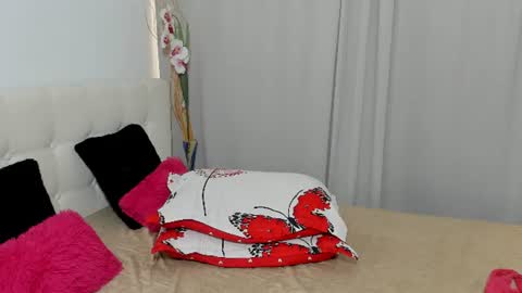 Snapshot of saradusk chatting on 07.21.26 Sara online show from 07.21.26