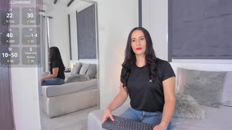  Sara Gomez  online show from 01.10.25