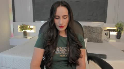 Snapshot of saragomez_1 chatting on 02.25.26 Sara Gomez online show from 02.25.26