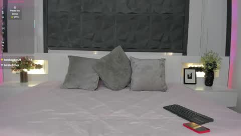 Snapshot of saragomez_1 chatting on 03.10.26 Sara Gomez online show from 03.10.26