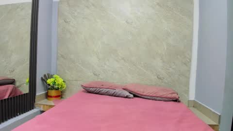 Sarah online show from 12.15.25