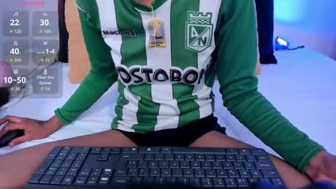 sarah_ashbourne online show from 11.24.25