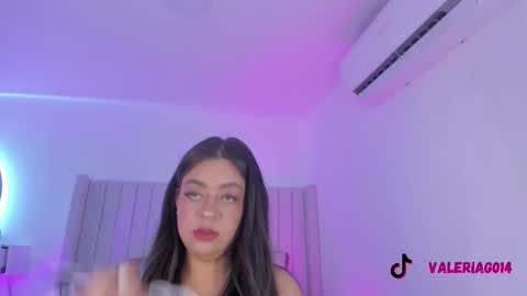 Sarah Bonneth online show from 11.17.25