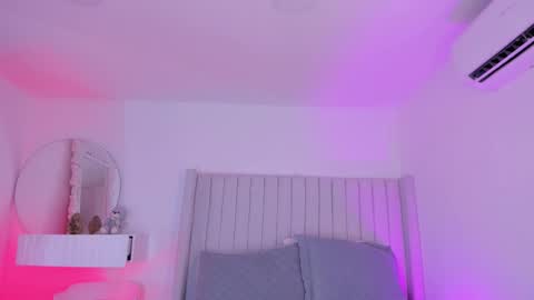 Sarah Bonneth online show from 01.14.26