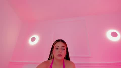 Sarah Bonneth online show from 05.05.26