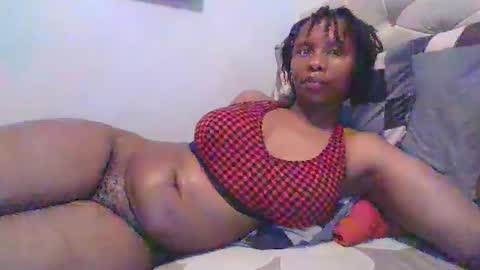 Snapshot of sarah_haggai chatting on 10.09.25 sarah_haggai online show from 10.09.25