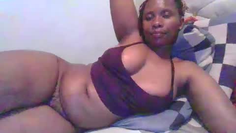 Snapshot of sarah_haggai chatting on 11.17.25 sarah_haggai online show from 11.17.25