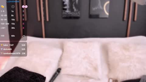     online show from 02.10.25