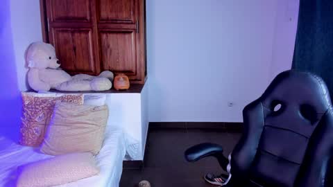 Snapshot of sarah_montale chatting on 01.06.25 Sarah Independent model online show from 01.06.25