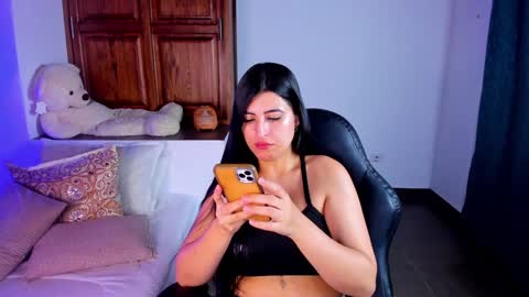 Snapshot of sarah_montale chatting on 01.08.25 Sarah Independent model online show from 01.08.25