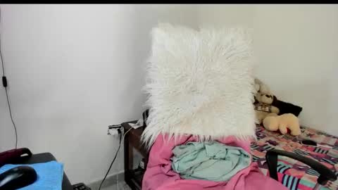 Snapshot of sarah_sweett chatting on 11.02.25 Sarah online show from 11.02.25