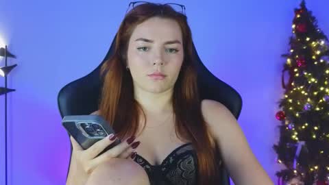 Snapshot of sarah_swtt chatting on 01.18.25 - next broadcast 28 nov  7 pm Col online show from 01.18.25