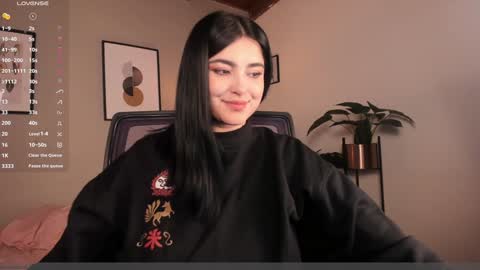 Snapshot of sarah_volkov chatting on 12.06.24 online show from 12.06.24