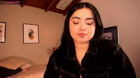 Snapshot of sarah_volkov chatting on 12.15.24 online show from 12.15.24