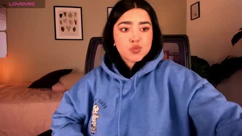 Snapshot of sarah_volkov chatting on 12.15.24 online show from 12.15.24