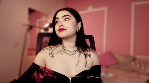 Snapshot of sarah_volkov chatting on 01.15.25 online show from 01.15.25