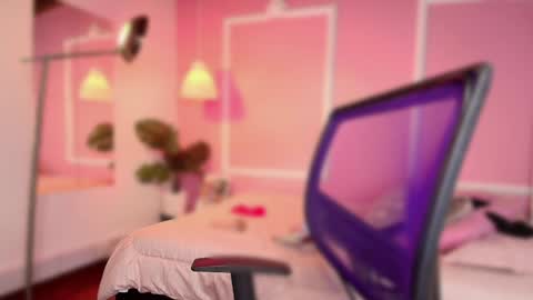 Snapshot of sarah_volkov chatting on 01.17.25 online show from 01.17.25