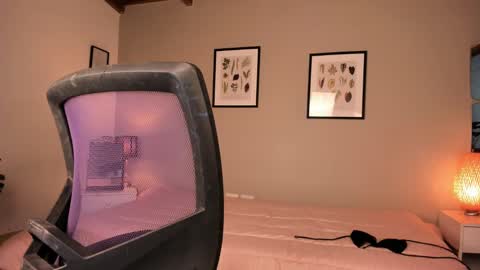 Snapshot of sarah_volkov chatting on 01.24.25 online show from 01.24.25