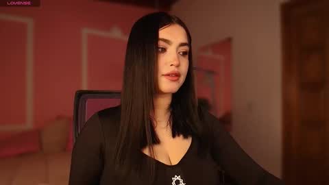 Snapshot of sarah_volkov chatting on 01.31.25 online show from 01.31.25