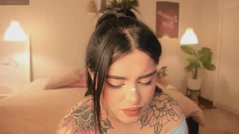 Snapshot of sarah_volkov chatting on 09.12.25 online show from 09.12.25