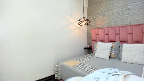 Sarah Deyvis online show from 02.10.25