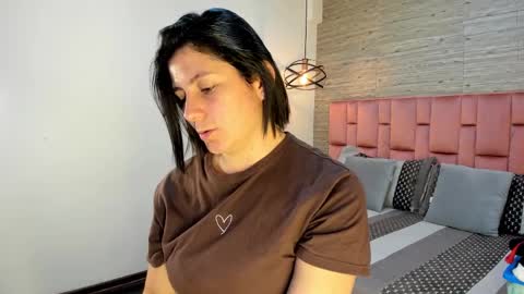 Sarah Deyvis online show from 02.25.25