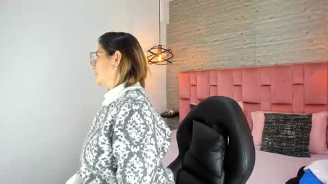 Sarah Deyvis online show from 10.01.25